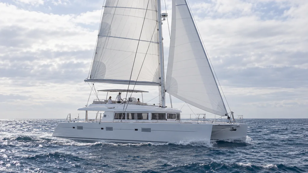 Lagoon 620 au large de Marseille — du modèle